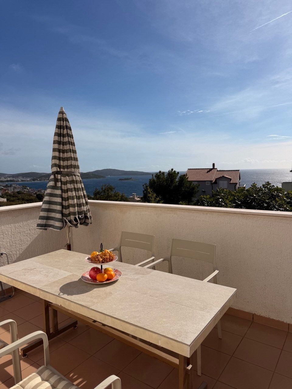Balkon der Ferienwohnung Limun mit Meerblick